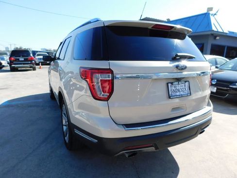 Used 2018 Ford Explorer Limited image 5