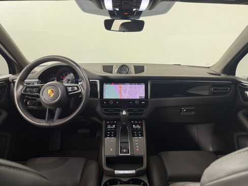Used 2022 Porsche Macan AWD/4WD image 16
