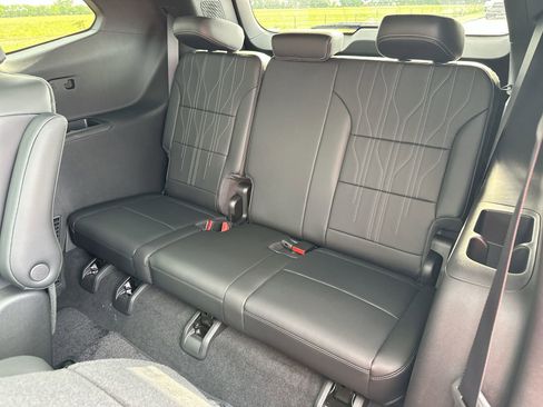 New 2026 Buick Enclave Avenir w/ Super Cruise Package FWD image 25