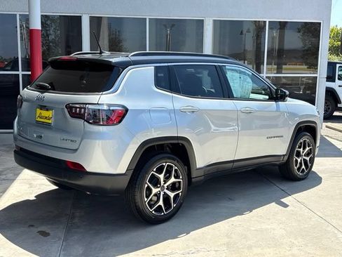 Used 2025 Jeep Compass Limited AWD/4WD image 3