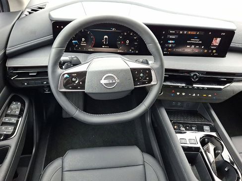 Used 2025 Nissan Murano SV image 21