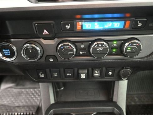 Used 2019 Toyota Tacoma TRD Off-Road image 4