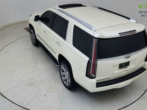 Used 2015 Cadillac Escalade Luxury RWD image 82