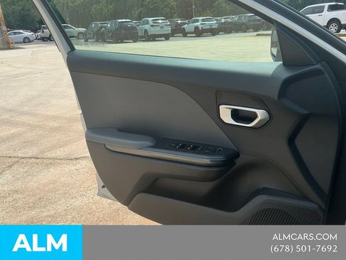 Used 2025 Kia K4 FWD image 7