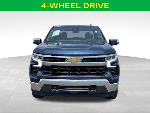 Used 2022 Chevrolet Silverado 1500 LT AWD/4WD image 3