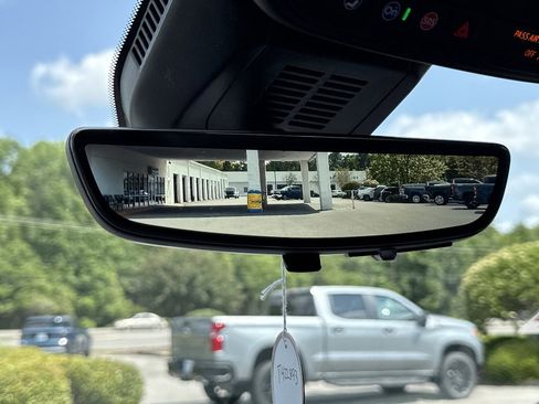 New 2026 Chevrolet Equinox LT w/ Safety and Technology Package FWD image 24