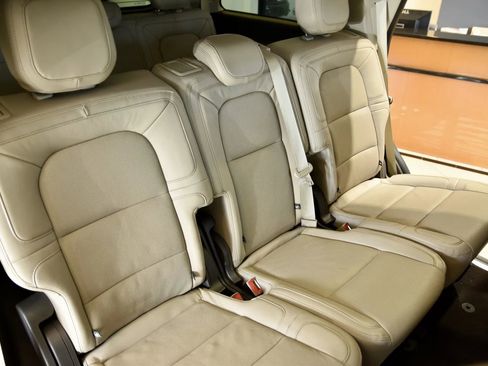 Used 2023 Lincoln Navigator Reserve AWD/4WD image 27