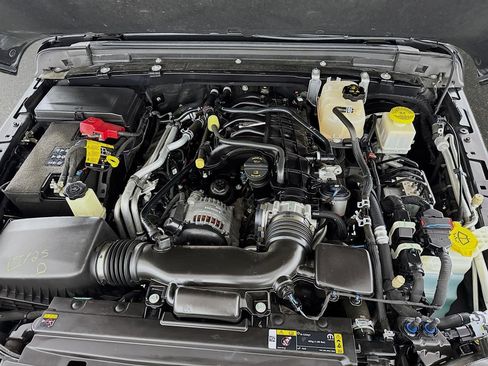 Used 2022 Jeep Gladiator Overland w/ Popular Equipment Package image 30