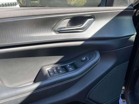 Used 2023 Jeep Grand Cherokee Altitude image 17