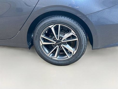 Used 2023 Kia Forte LXS FWD image 5