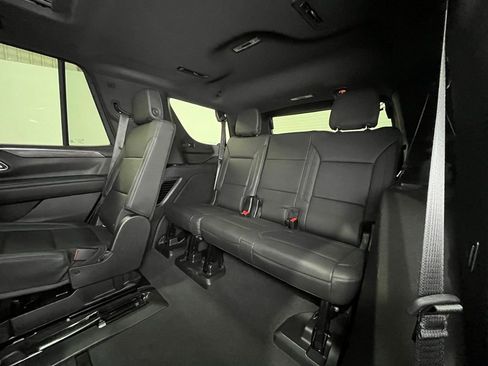 Used 2022 Chevrolet Tahoe LT w/ Luxury Package image 12