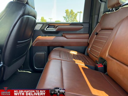 Used 2025 GMC Sierra 2500 Denali Ultimate w/ Max Trailering Package AWD/4WD image 24