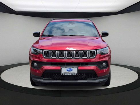 Used 2025 Jeep Compass Latitude AWD/4WD image 3
