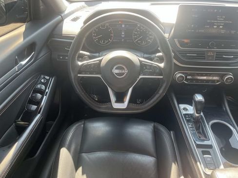 Used 2023 Nissan Altima 2.0 SR FWD image 13