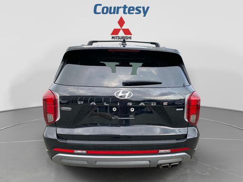 Used 2023 Hyundai Palisade Limited AWD/4WD image 4