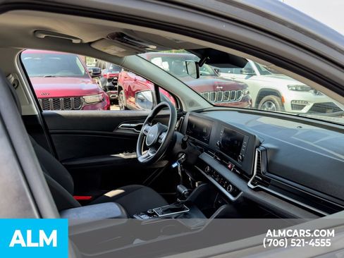 Used 2025 Kia Sportage LX FWD image 14