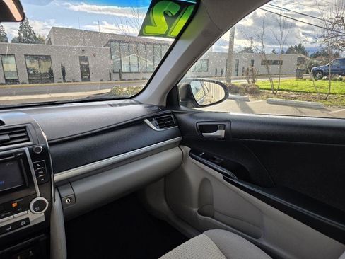 Used 2012 Toyota Camry LE image 13