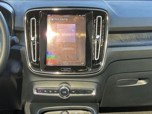 Used 2023 Volvo C40 P8 Recharge Ultimate image 9