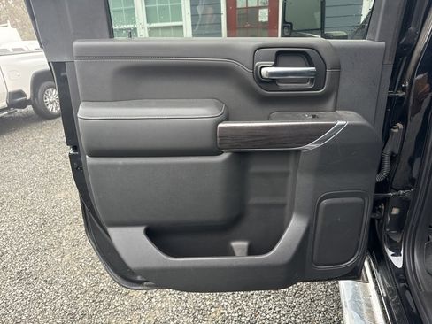 Used 2020 Chevrolet Silverado 2500 LTZ w/ Technology Package image 16