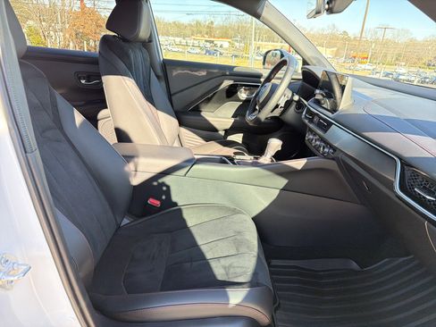 Certified 2025 Acura ADX A-Spec image 33