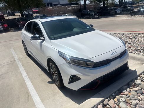 Used 2022 Kia Forte GT FWD image 3