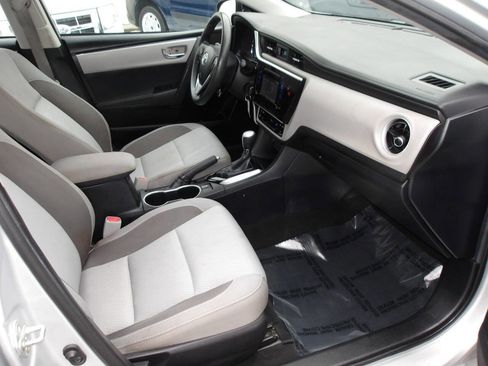 Used 2018 Toyota Corolla LE image 23