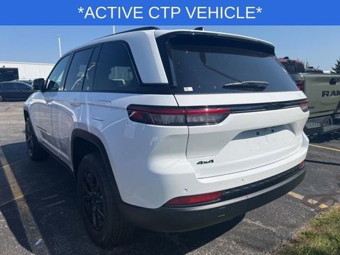 New 2025 Jeep Grand Cherokee Altitude w/ Trailer Tow Package AWD/4WD image 5
