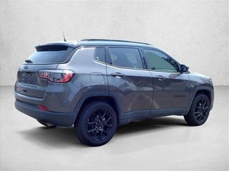Used 2022 Jeep Compass Latitude AWD/4WD video 3