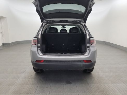 Used 2019 Jeep Compass Latitude FWD image 29