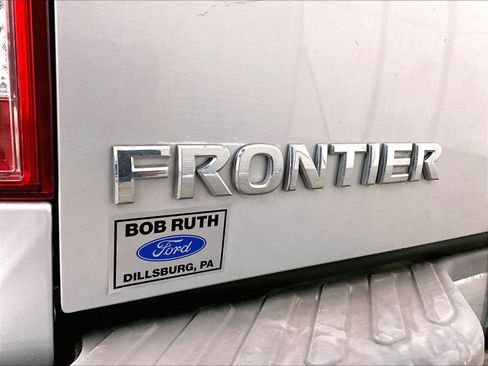 Used 2015 Nissan Frontier SV image 13