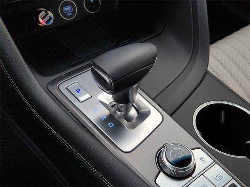 Used 2025 Genesis G70 2.5T w/ Sport Prestige Package image 31