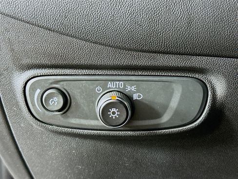 Used 2023 Chevrolet Equinox LT FWD image 16