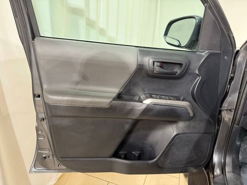 Certified 2019 Toyota Tacoma SR5 image 14