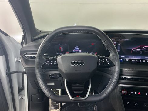Used 2025 Audi SQ5 Premium Plus AWD/4WD image 10