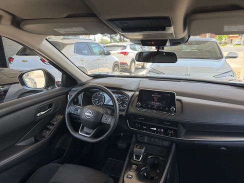 Used 2025 Nissan Rogue SV FWD image 36