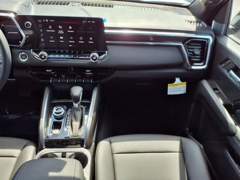 New 2025 GMC Canyon Elevation w/ Convenience Package image 18