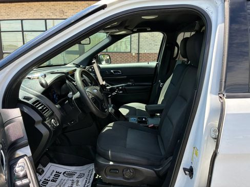Used 2017 Ford Explorer 4WD Police Interceptor image 10