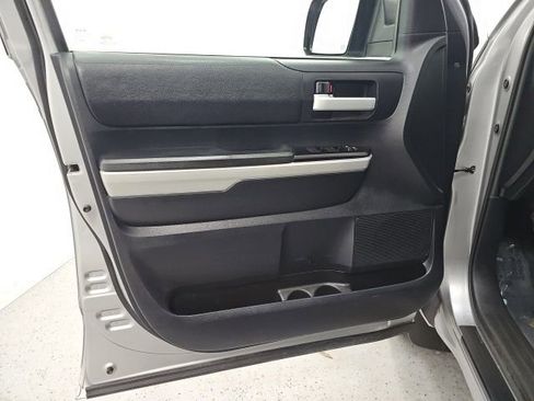 Used 2018 Toyota Tundra SR5 w/ TRD Off Road Package image 12