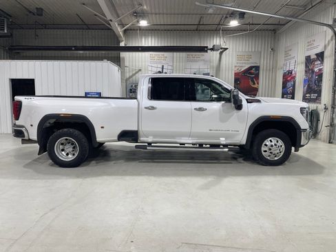 Used 2024 GMC Sierra 3500 SLT w/ SLT Premium Package image 9