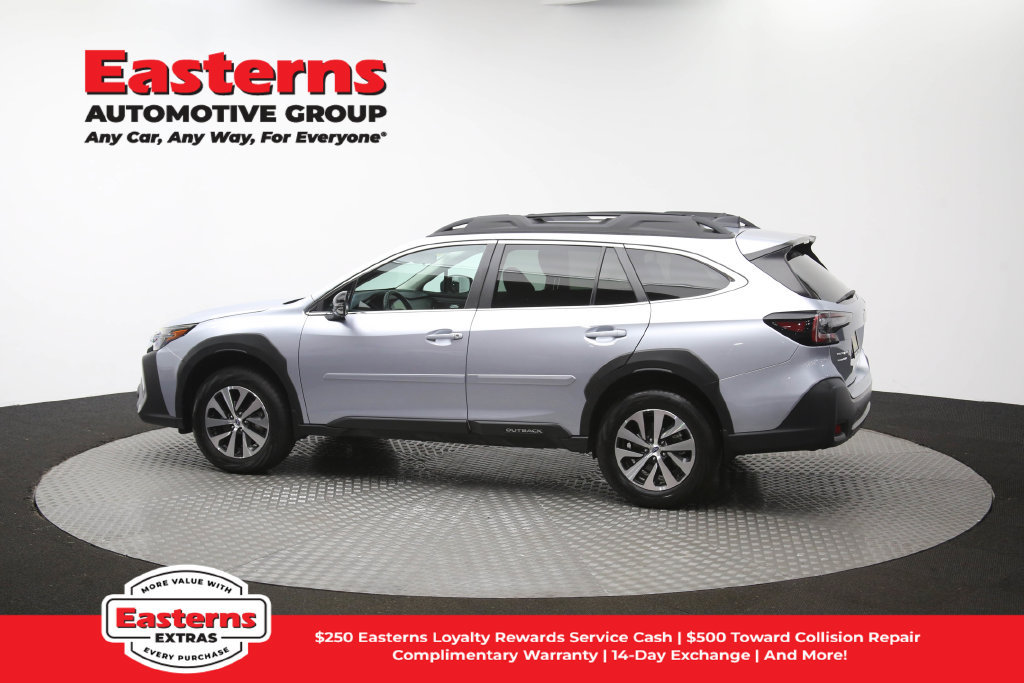 Used 2025 Subaru Outback Limited AWD/4WD image 56