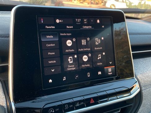 Used 2025 Jeep Compass Latitude image 22