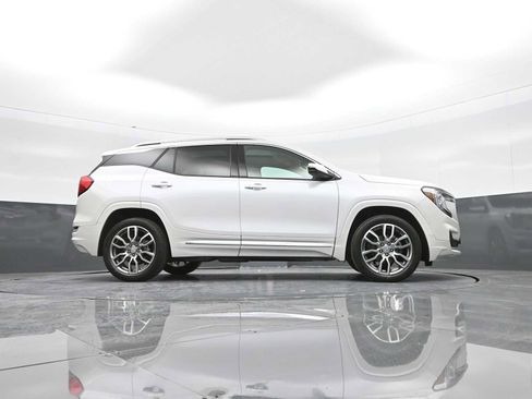 Used 2024 GMC Terrain Denali w/ Denali Premium Package image 45