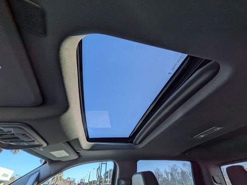 Used 2025 Chevrolet Silverado 1500 LTZ image 22