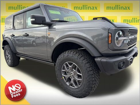 New 2025 Ford Bronco Badlands image 1