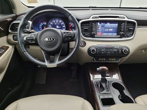 Used 2017 Kia Sorento EX w/ EX V6 Premium Package image 22