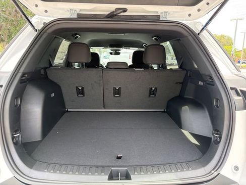 New 2026 Chevrolet Equinox LT w/ Safety and Technology Package FWD image 12