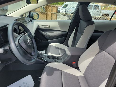 Used 2025 Toyota Corolla LE image 17