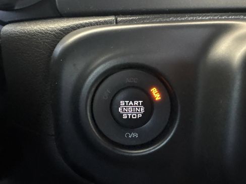 Used 2022 Jeep Gladiator Sport AWD/4WD image 24