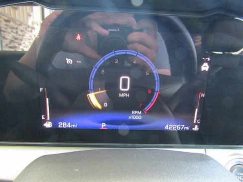 Used 2024 Chevrolet Trax LT FWD image 20