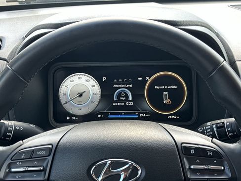 Used 2022 Hyundai Kona Limited image 16